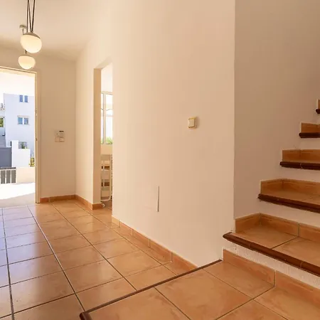 Mimosas Villa *